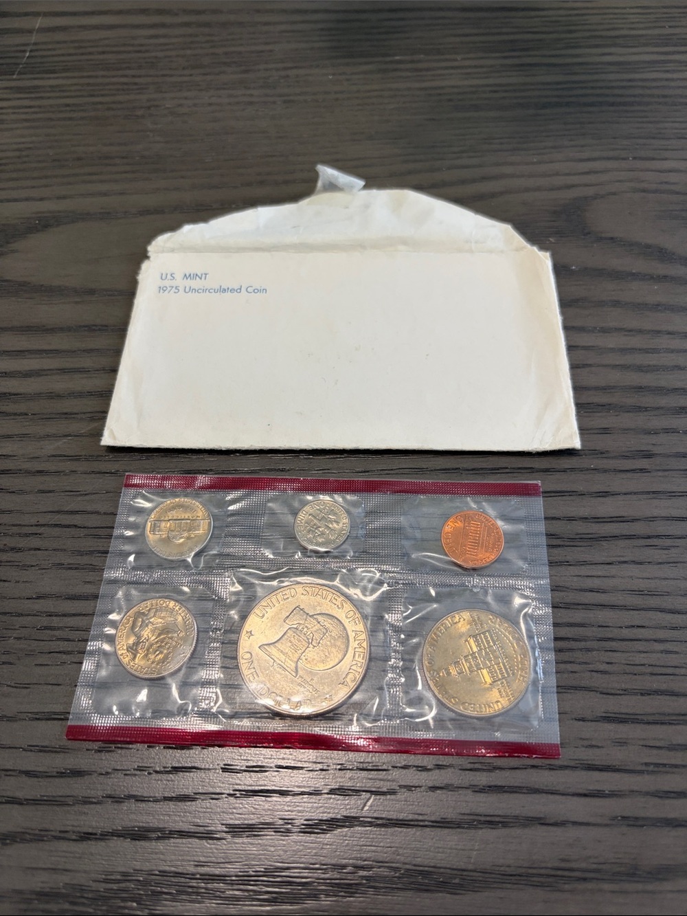 1975 Uncirculated Coin Set - Multi-Color - Picture 2 of 2